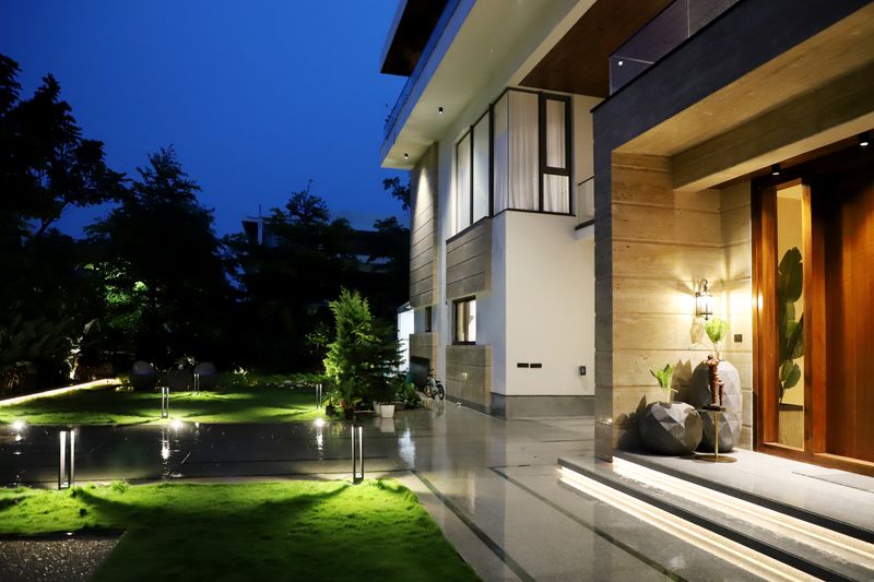 home exterior lighting